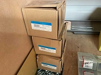 4 dozen bouten - afbeelding 2 van  4