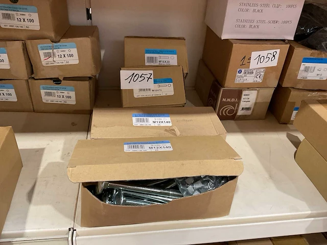 4 dozen bouten - afbeelding 1 van  6
