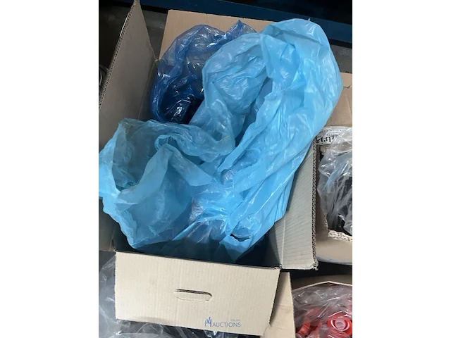4 dozen diverse doppen voor bidons - afbeelding 2 van  11