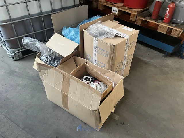 4 dozen diverse doppen voor bidons - afbeelding 1 van  11