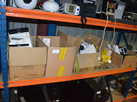 4 dozen gevuld met verlichting w.o. ledstrips, inbouwspots, opbouwspots, muurverlichting, plafondlampen, bureellamp - afbeelding 1 van  11