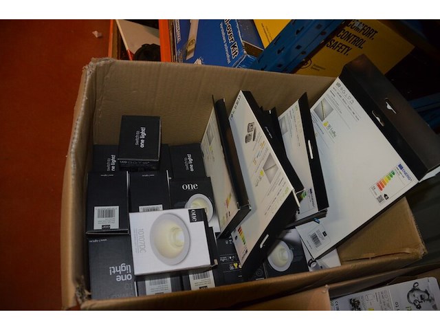 4 dozen gevuld met verlichting w.o. ledstrips, inbouwspots, opbouwspots, muurverlichting, plafondlampen, bureellamp - afbeelding 6 van  11