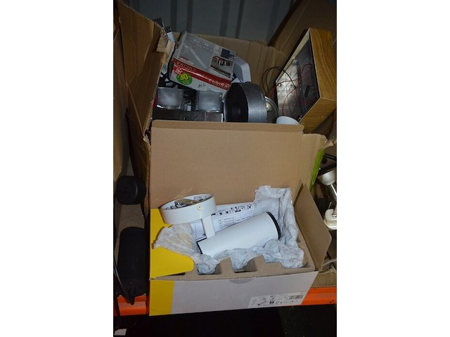 4 dozen gevuld met verlichting w.o. ledstrips, inbouwspots, opbouwspots, muurverlichting, plafondlampen, bureellamp - afbeelding 11 van  11