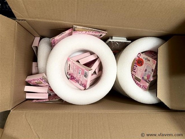 4 dozen, inh. div. hobbymateriaal - afbeelding 2 van  5