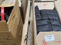 4 dozen, inh. div. huisdieren toebehoren - afbeelding 1 van  5