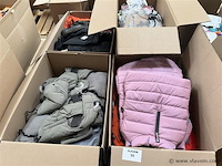 4 dozen, inh. div. huisdieren toebehoren - afbeelding 1 van  5