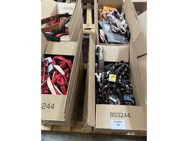4 dozen, inh. div. huisdieren toebehoren - afbeelding 1 van  5