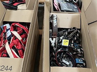 4 dozen, inh. div. huisdieren toebehoren - afbeelding 1 van  5