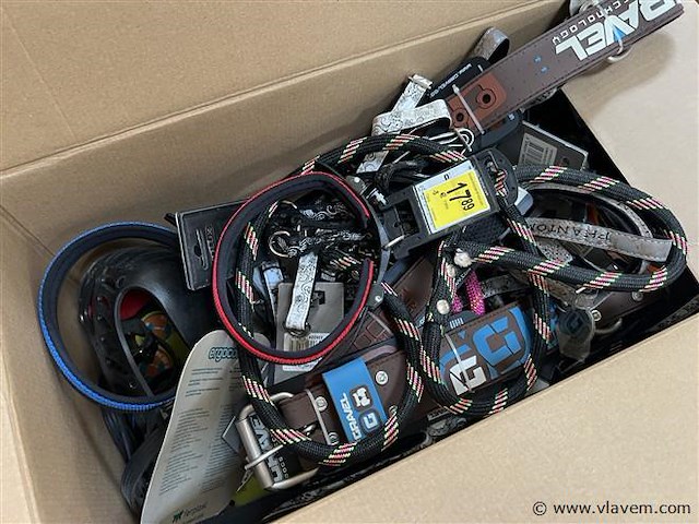 4 dozen, inh. div. huisdieren toebehoren - afbeelding 2 van  5