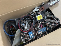 4 dozen, inh. div. huisdieren toebehoren - afbeelding 2 van  5