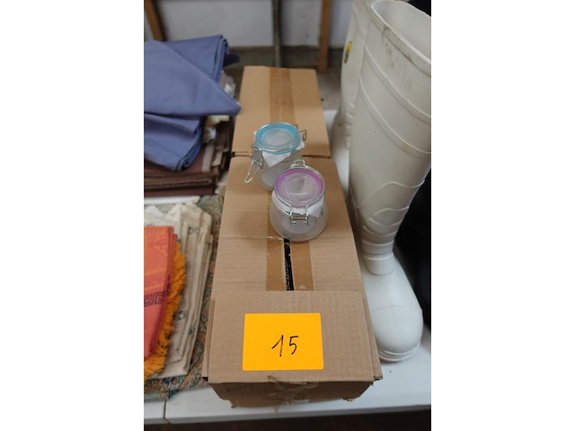 4 dozen met 8 bokaaltjes (32 stuks) - afbeelding 1 van  4