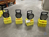 4 draagbare led-schijnwerpers arisco. werking niet gekend.
