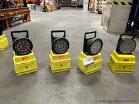 4 draagbare verlichtingssystemen arisco,. werking niet gekend.