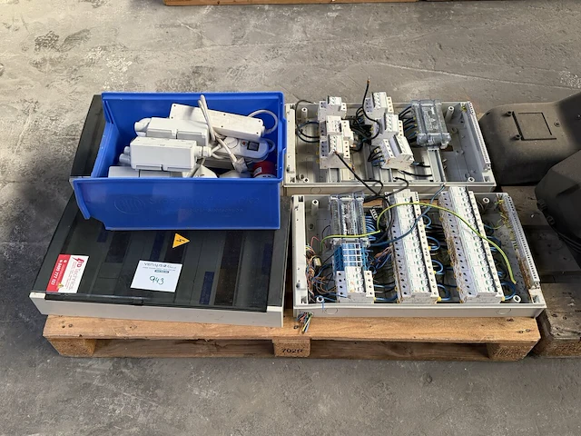 4 electriciteitskasten - afbeelding 1 van  6