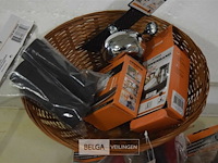 4 fietsachterlicht, 1 handvatset, fietsbel en 2 binnenbanden - afbeelding 3 van  3