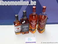 4 flessen diverse whisky - afbeelding 1 van  1