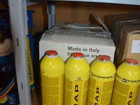 4 flessen isobutane, 20 flessen zuurstof, 16 flessen propaan, 3 soldeerkits oxikit 555, 3 lasbrillen, 3 poederbrandblussers 1kg, 11 gasflessen formiergas nws (b423) - afbeelding 2 van  12