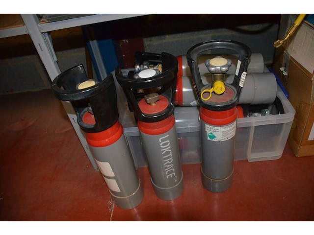 4 flessen isobutane, 20 flessen zuurstof, 16 flessen propaan, 3 soldeerkits oxikit 555, 3 lasbrillen, 3 poederbrandblussers 1kg, 11 gasflessen formiergas nws (b423) - afbeelding 6 van  12