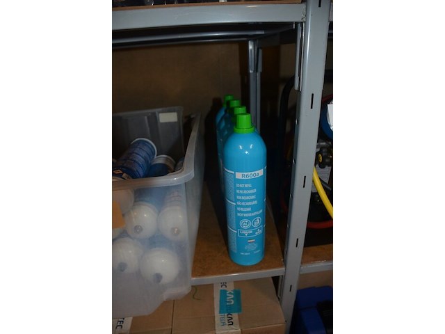 4 flessen isobutane, 20 flessen zuurstof, 16 flessen propaan, 3 soldeerkits oxikit 555, 3 lasbrillen, 3 poederbrandblussers 1kg, 11 gasflessen formiergas nws (b423) - afbeelding 10 van  12