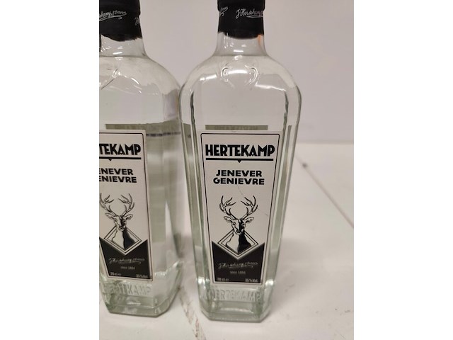 4 flessen jenever hertekamp 70cl - afbeelding 2 van  5