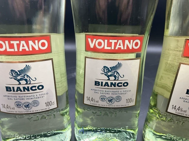 4 flessen vermouth voltano - afbeelding 2 van  3