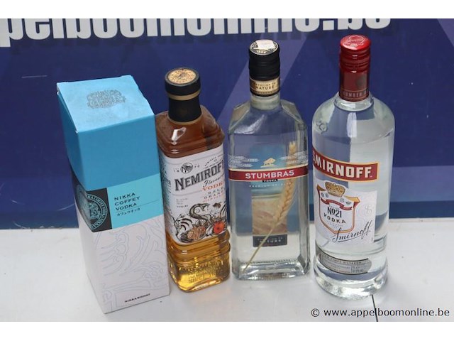 4 flessen vodka - afbeelding 2 van  2