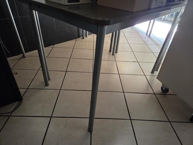 4 formica houten tafels - afbeelding 3 van  3