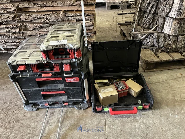 4 gereedschapskoffers milwaukee met inhoud - afbeelding 2 van  8