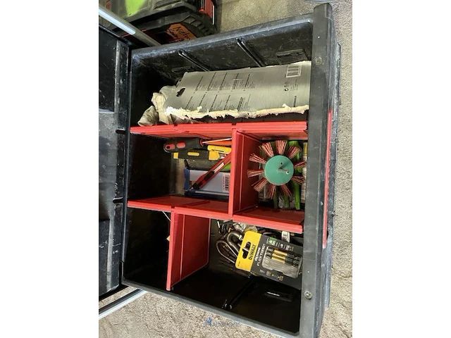 4 gereedschapskoffers milwaukee met inhoud - afbeelding 8 van  8