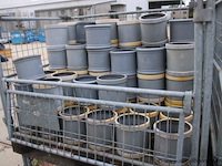 4 gitterboxen inhoudend diverse pvc koppelstukken - afbeelding 3 van  3
