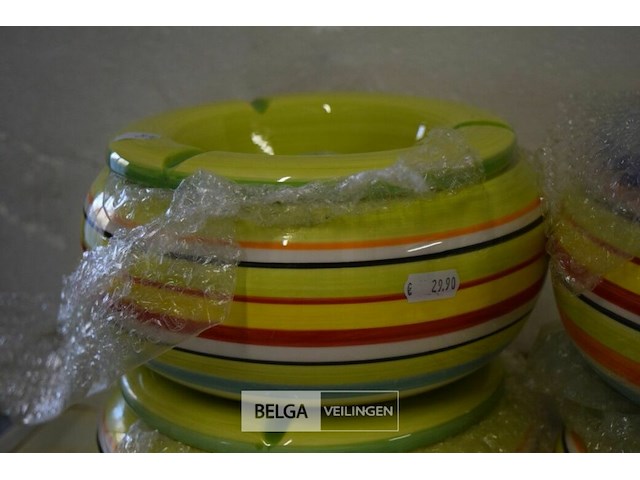 4 grote asbakken - afbeelding 2 van  3