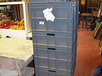 4 grote en 4 kleine lege pvc bakken - afbeelding 1 van  4