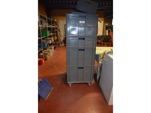 4 grote en 4 kleine lege pvc bakken - afbeelding 4 van  4