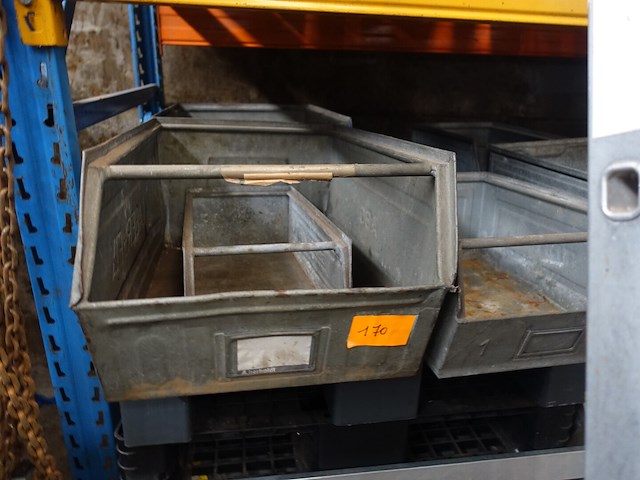 4 grote metalen bakken (verschillende modellen) - afbeelding 1 van  6