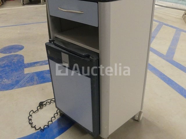4 haelvoet bedside advanced medische nachtkastjes met geïntegreerde koelkast (lot 008 bis) - afbeelding 2 van  7