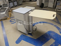 4 haelvoet bedside advanced medische nachtkastjes met geïntegreerde koelkast (lot 008 bis) - afbeelding 4 van  7
