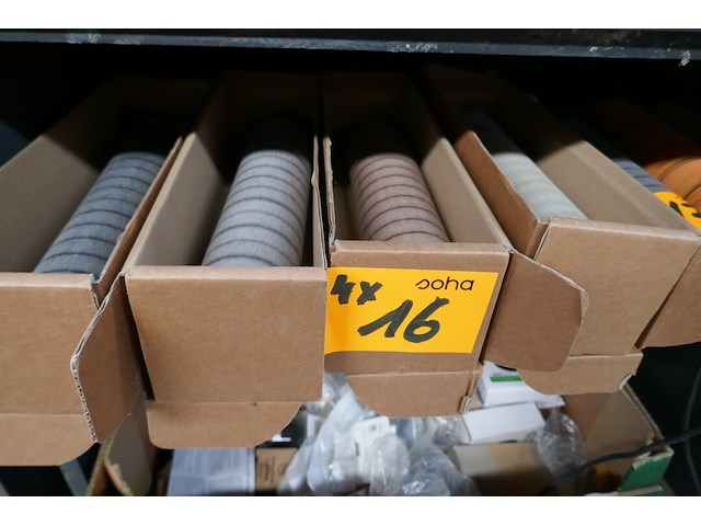 4 hanglampen initial - afbeelding 1 van  4