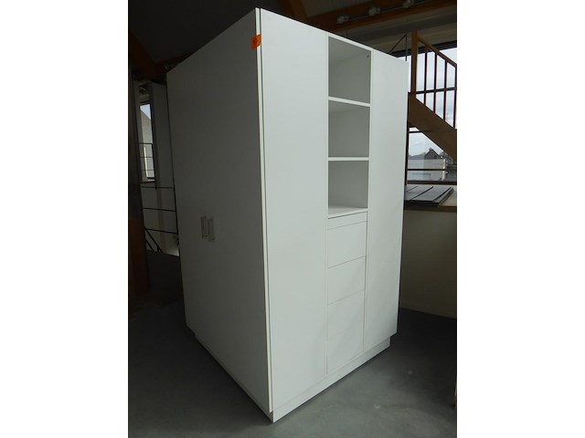 4 hoekige kleerkast - afbeelding 1 van  5