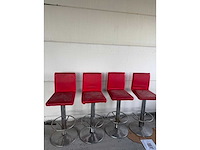 4 hoge rode stoelen - afbeelding 1 van  2