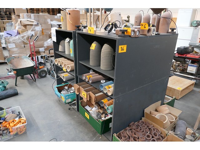 4 houten opbergkasten - afbeelding 1 van  3