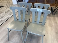 4 houten stoelen
