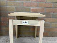 4 houten tafeltjes - afbeelding 1 van  3