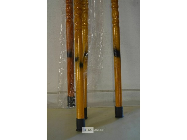 4 houten wandelstokken - afbeelding 3 van  3