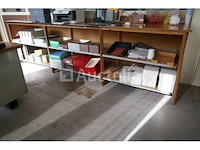 4 houten werktafels met bodemschap - afbeelding 3 van  7