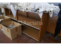 4 houten werktafels met bodemschap - afbeelding 4 van  7