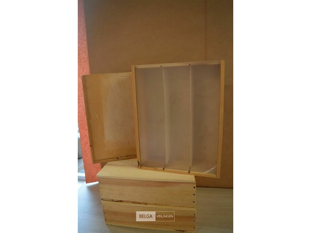 4 houten wijnkisten - afbeelding 1 van  4