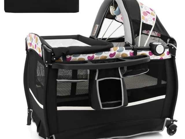 4-in-1 met veldikant, ledikant, verschoontafel en speeltuin - afbeelding 1 van  4