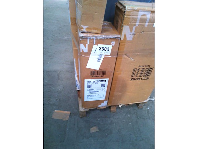 4-in-1 met veldikant, ledikant, verschoontafel en speeltuin - afbeelding 4 van  4