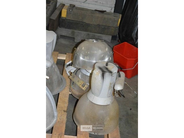 4 industriële lampen - afbeelding 2 van  5