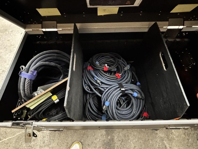 4 kabelkist inh div kabels - afbeelding 15 van  15